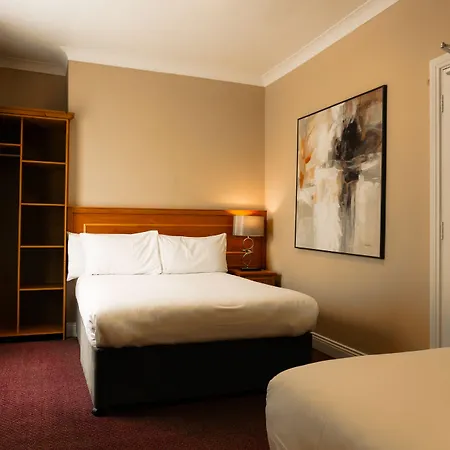 Phoenix Park Hotel 3*